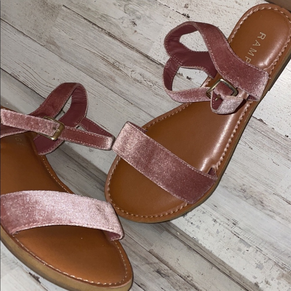 Rose gold RAMPAGE flat sandal.